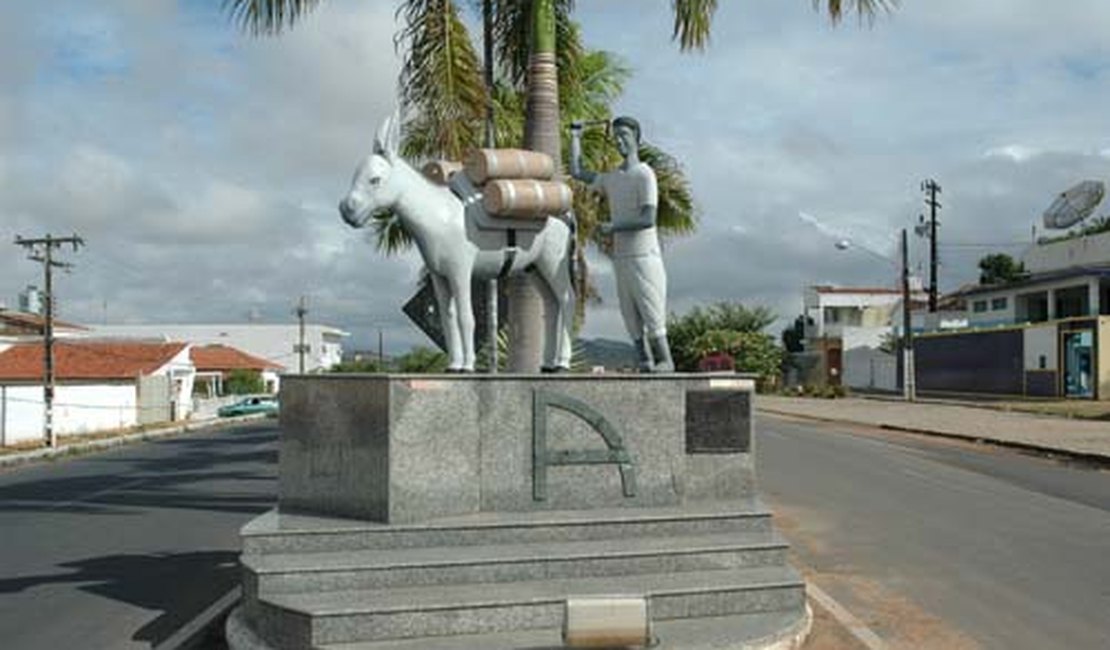 Jovem mata amigo com facada no peito após briga em Santana do Ipanema