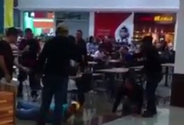 Jovens abordados no Pátio Arapiraca Garden Shopping pretendem processar policiais