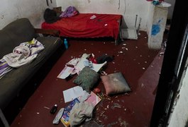 Homem é preso após ameaçar companheira e causar danos na residência do casal, em Maceió