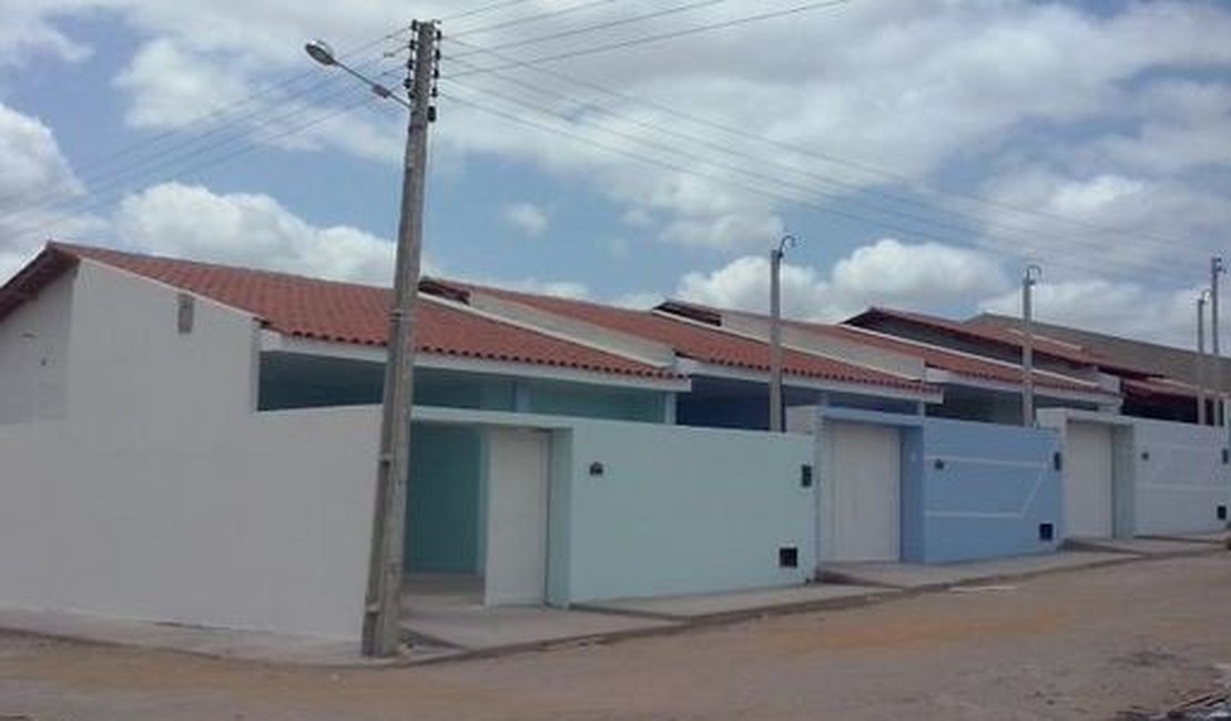 Bandidos arrombam residência em Arapiraca e furtam até geladeira
