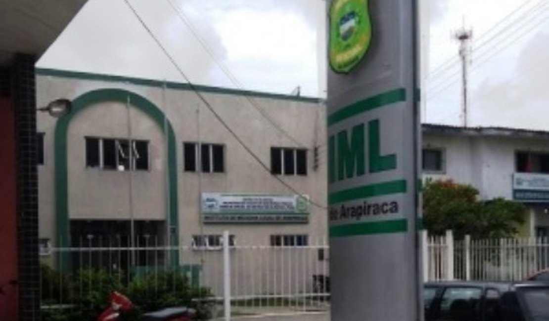 Integrantes de bando morto em confronto começam a ser identificados no IML de Arapiraca