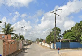 Colisão entre carro e motocicleta é registrada no bairro Planalto, em Arapiraca