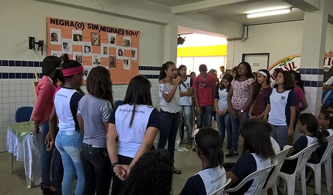 Projeto pedagógico de professor da rede pública destaca identidade cultural negra nas escolas