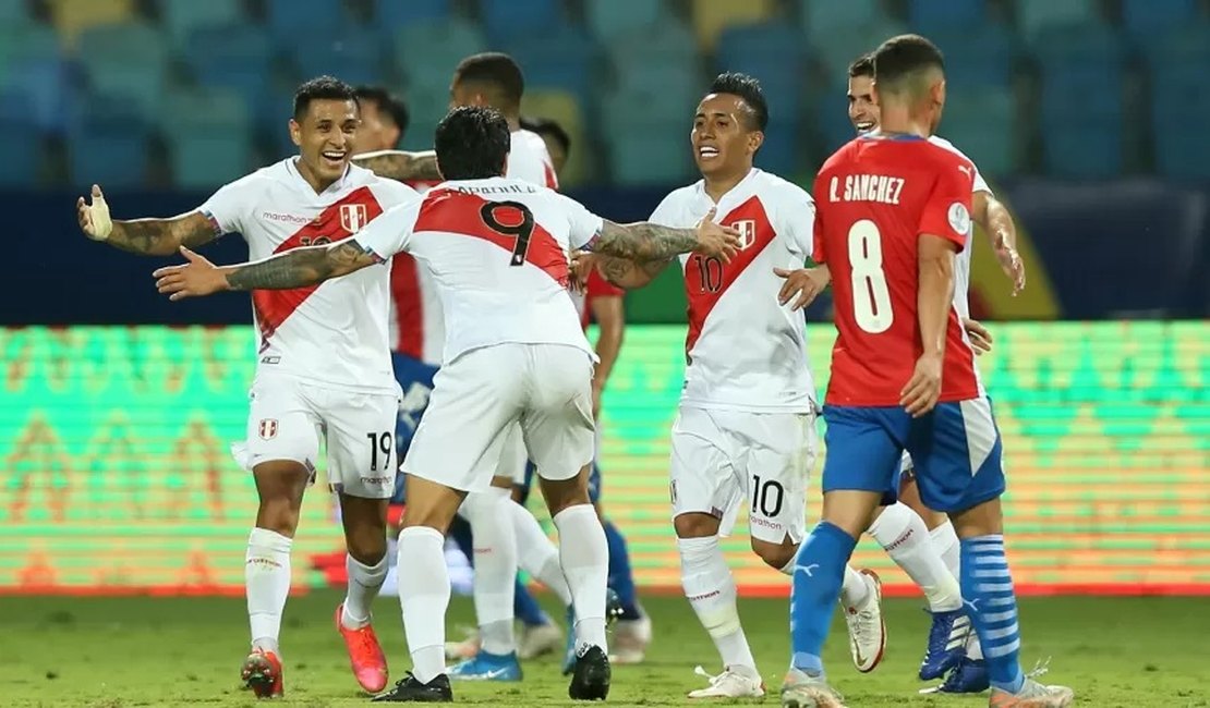 Após 3 a 3 no tempo normal, Peru vence o Paraguai nos pênaltis e avança na Copa América 2021