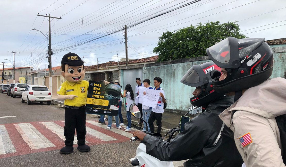 Junto a alunos da rede pública, SMTT Arapiraca realiza ações de educação no trânsito