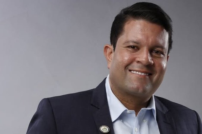 Projeto de Allan Pierre pode garantir isenção da taxa de iluminação para famílias com autistas em Maceió