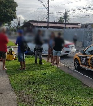Colisão entre carro e moto deixa entregador ferido em Arapiraca