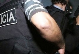 Ação policial prende suspeitos de tráfico de drogas e roubos a residências