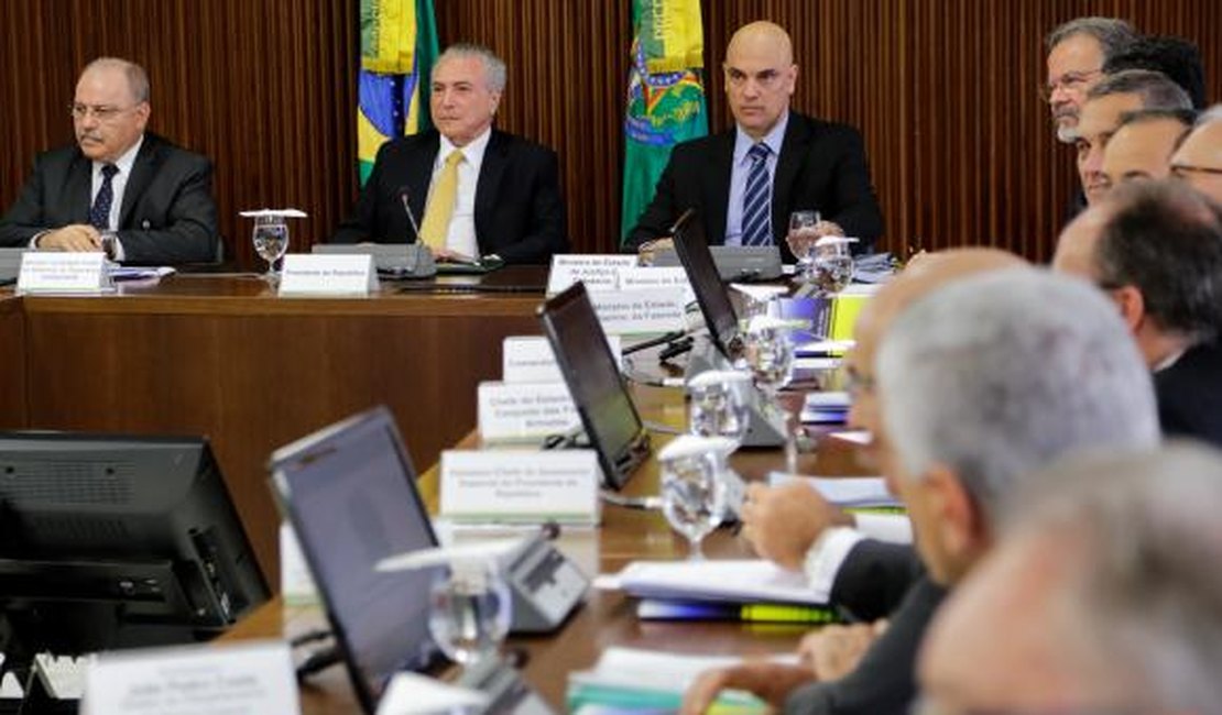 Forças Armadas poderão atuar em presídios para reforçar segurança