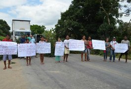 Índios bloqueiam trecho da BR-101 em Joaquim Gomes contra a PEC 215