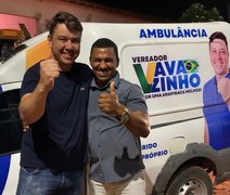 Vavazinho, vereador por Arapiraca, entrega ambulância à comunidade Baixa da Onça
