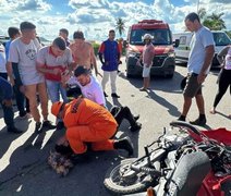 Batida traseira em caminhão de lixo deixa motociclista ferido no Sertão de Alagoas