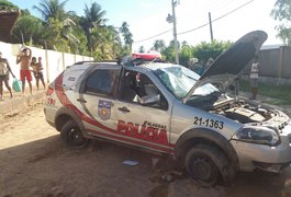 Viatura da PM capota durante perseguição; policiais ficam feridos