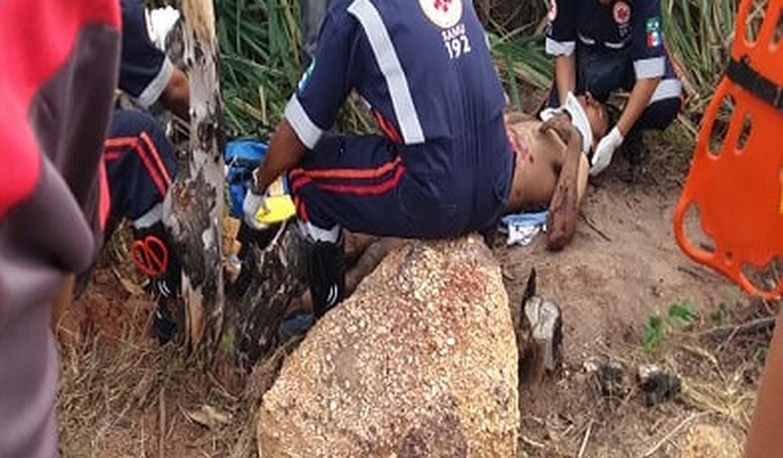 Jovem morre após cair de motocicleta, em Penedo