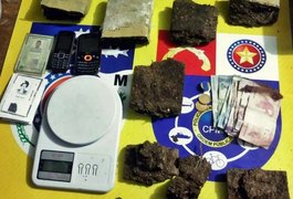 Polícia prende mãe e filho com quase 2kg de maconha no interior