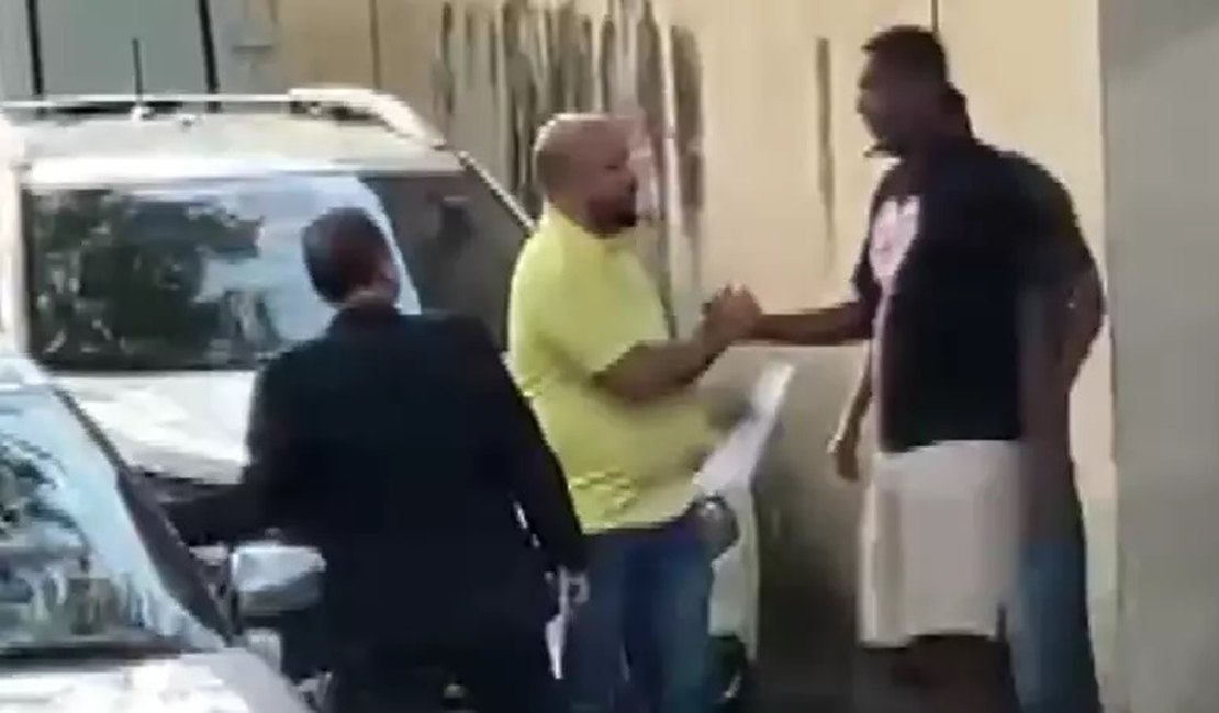 Ex-Corinthians, Jô paga pensão alimentícia e deixa cadeia no interior de SP