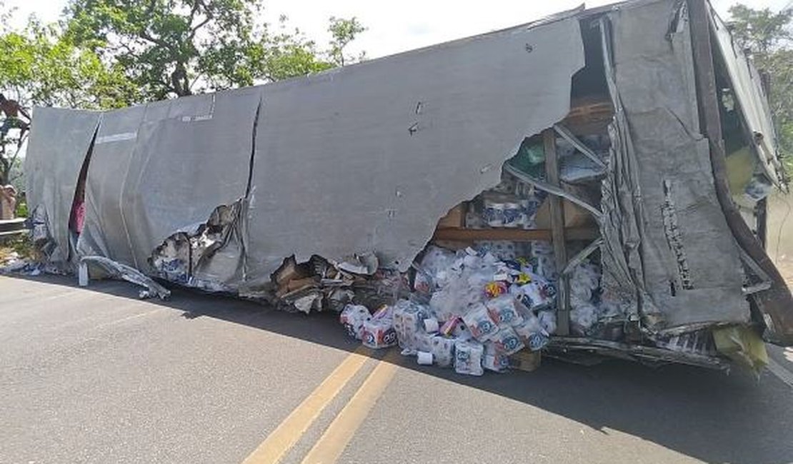 Colisão entre carreta e caminhão deixa uma pessoa ferida na Ladeira do Catolé, em Satuba