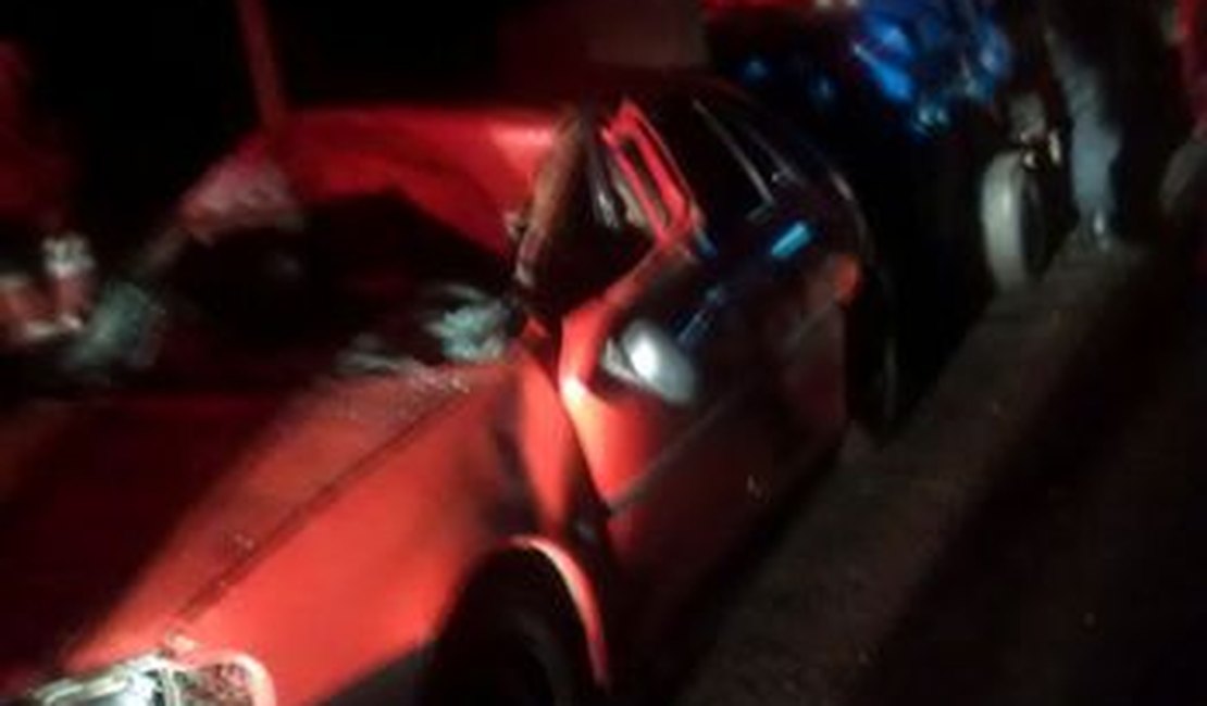 Colisão entre carro de passeio e carro de boi deixa seis feridos em Santana do Ipanema