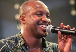 Cantor Thiaguinho adia live que aconteceria neste sábado (13); veja o motivo
