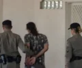 Eleitor é preso após quebrar urna a pauladas em colégio de Goiânia
