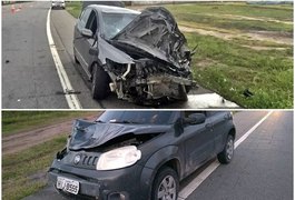 Após se envolverem em acidente, ocupantes abandonam veículos, na AL 101 Sul