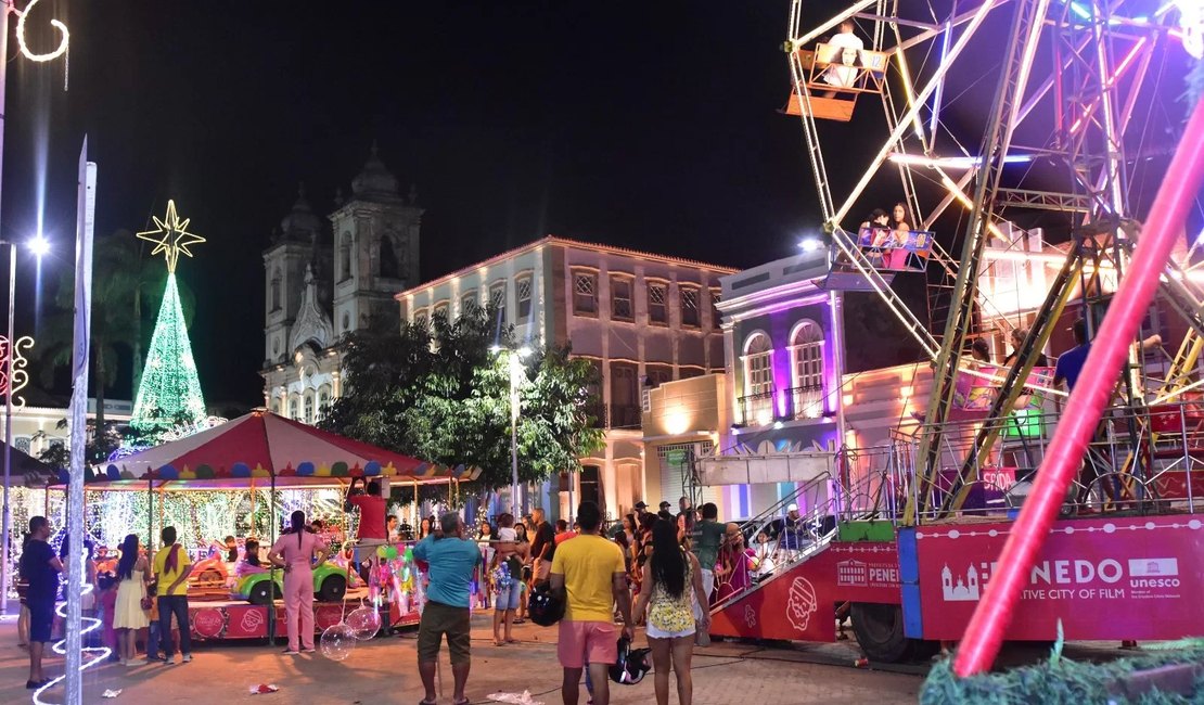 Vila Mágica: Roda gigante e carrossel gratuitos para toda família no Penedo Luz