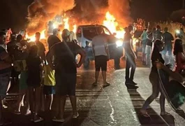 Manifestantes bloqueiam AL-110, no Povoado Bálsamo, em protesto pela vitória de Lula