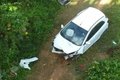Carro despenca de ponte e enfermeiro fica ferido, em Branquinha