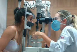 Família de estudante pede ajuda após ela ter complicações em cirurgia de transplante de córnea