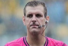 Árbitro de futebol de SC morre carbonizado após carro bater contra parede de terminal urbano