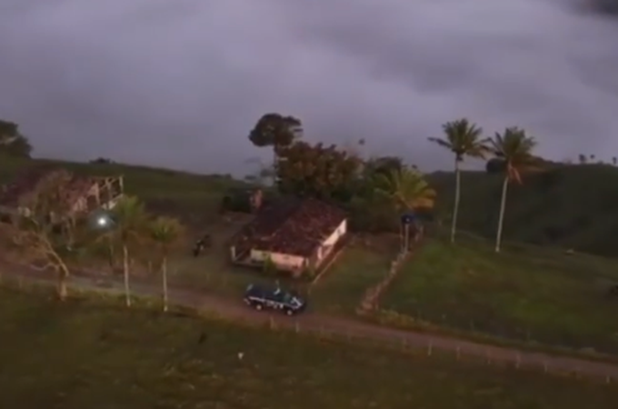 Trabalhador rural que tentou matar esposa com golpes de faca em Maribondo é preso