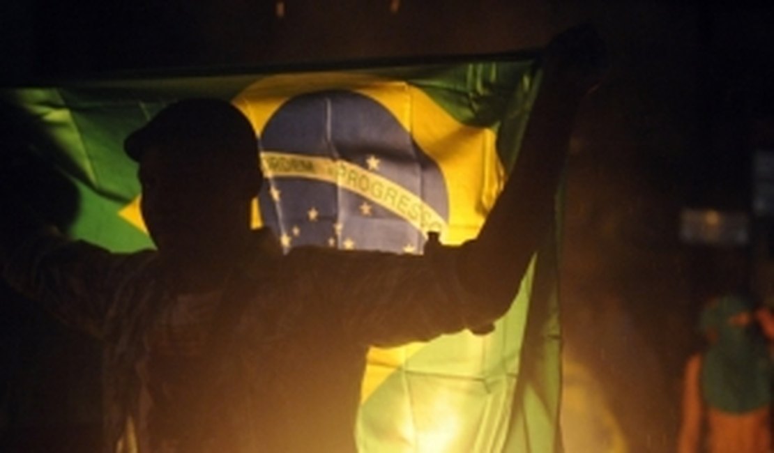 Sobe para 20 o número de policiais militares feridos por manifestantes no centro do Rio
