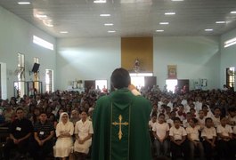 Casal vai a igreja marcar casamento e acaba sendo assaltado em Maceió