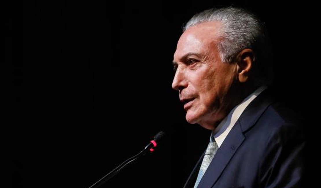 Temer diz que o governo não pode parar e sanciona leis que beneficiam mulheres