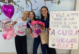 Carreata atravessa cidades para celebrar última quimioterapia de professora com câncer em SP