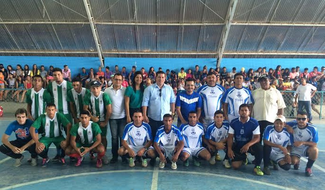 Prefeito Fabinho Aurélio participa da abertura de Torneio Escolar em Girau do Ponciano