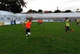Alvinegros suam a camisa em treino tático no Estádio Juca Sampaio