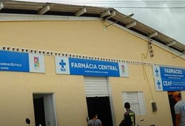 Farmácia Central da Secretaria de Saúde de Penedo recebe medicamentos que estavam em falta