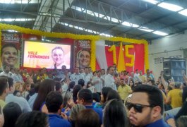 Vídeo: Multidão abraça candidatura de Ricardo Nezinho