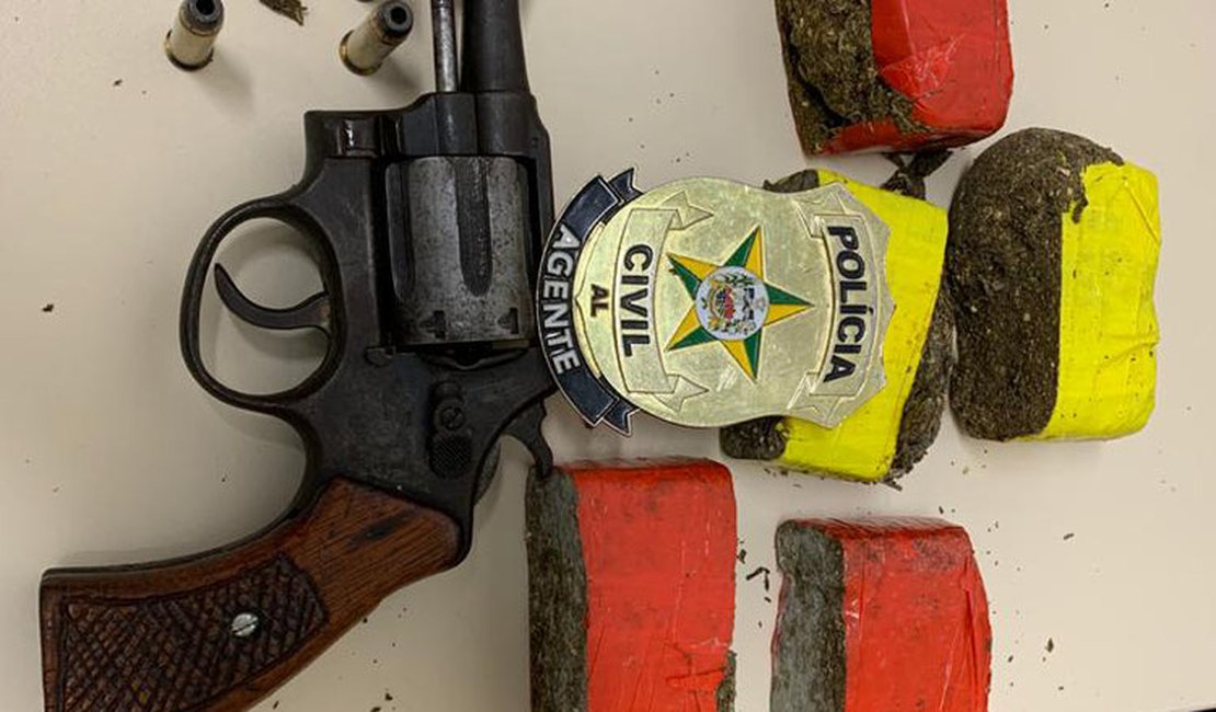 Menor suspeito de tráfico é apreendido após trocar tiros com a polícia