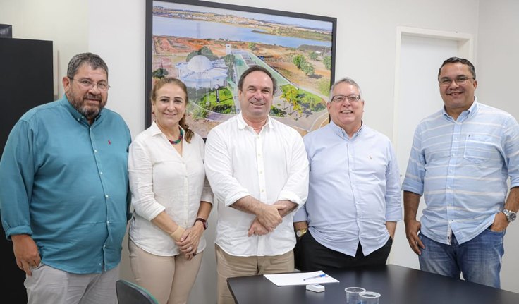 Prefeito Luciano Barbosa recebe gestores da Uninassau