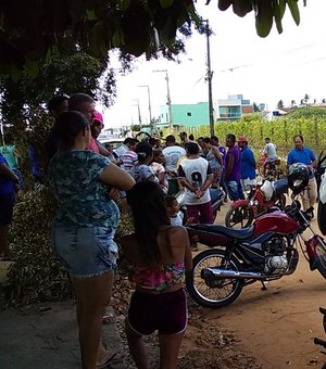 Colisão envolvendo moto e bicicleta deixa duas pessoas feridas, em Arapiraca