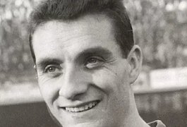 Aos 82 anos, morre lenda do Barcelona e campeão da Euro 1964 pela Espanha