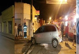 Acidente entre ônibus e carro de passeio deixa três feridos em Arapiraca