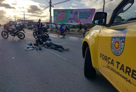 Motociclista fica ferido após perder controle de veículo e cair na pista, em Arapiraca