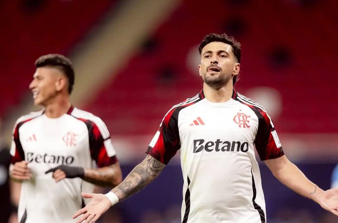 Arrascaeta brilha e Flamengo avança à semi da Copa Intercontinental