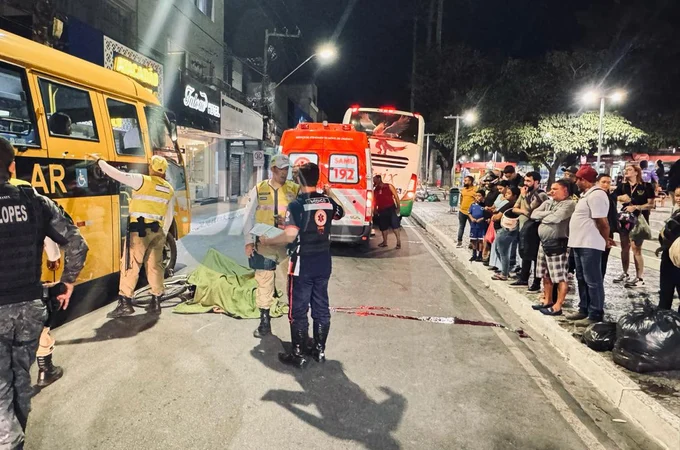 Adolescente de 14 anos morre após cair de bicicleta e ser atropelado por ônibus no Centro de Arapiraca
