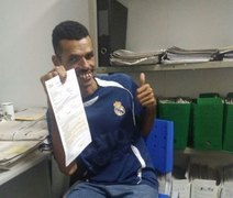 Pássaros do famoso Papa Capim da web serão entregues ao Centro de Triagem