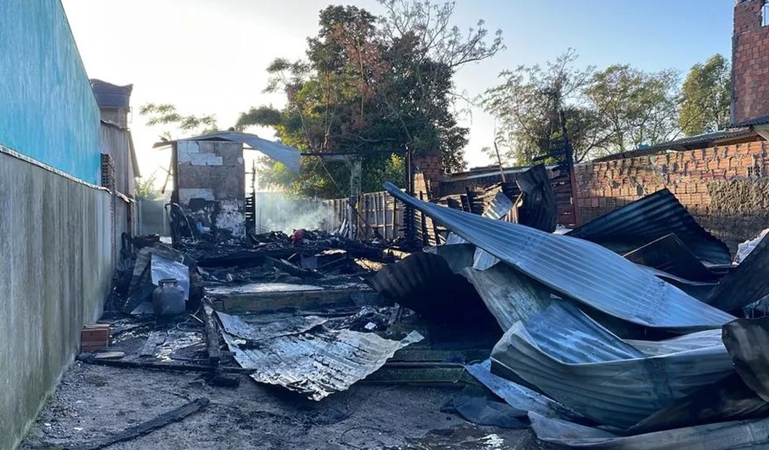 Mãe e duas crianças morrem após incêndio causado por vela no Rio Grande do Sul