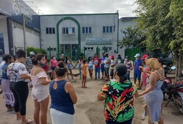 Vídeo. Família reclama da demora na liberação do corpo de suspeito de assalto arapiraquense